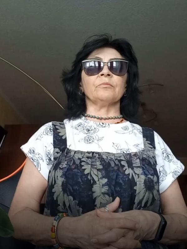 Бабушка